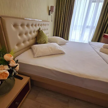 Luxury Front Seaview 3 Alezzi - Pool & شقة Năvodari