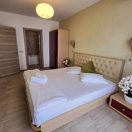 Luxury Front Seaview 3 Alezzi - Pool & شقة Năvodari